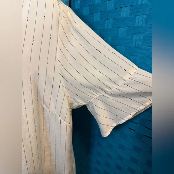 Pendleton Silk Blouse Button Top Flutter Sleeve Arrow Stripe Cream - Picture 7 of 12